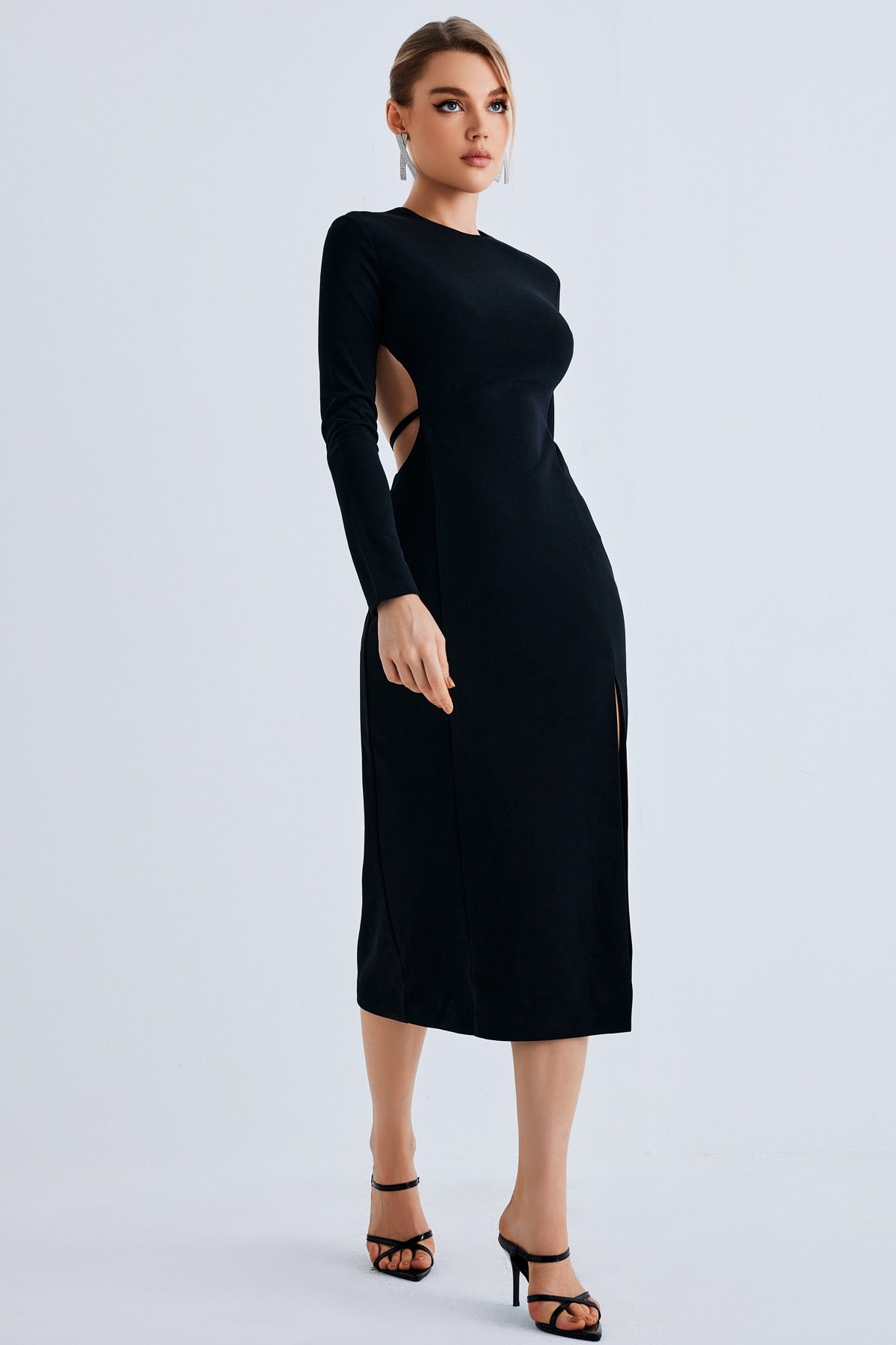 Backless Round Neck Long Sleeve Tie Back Dress