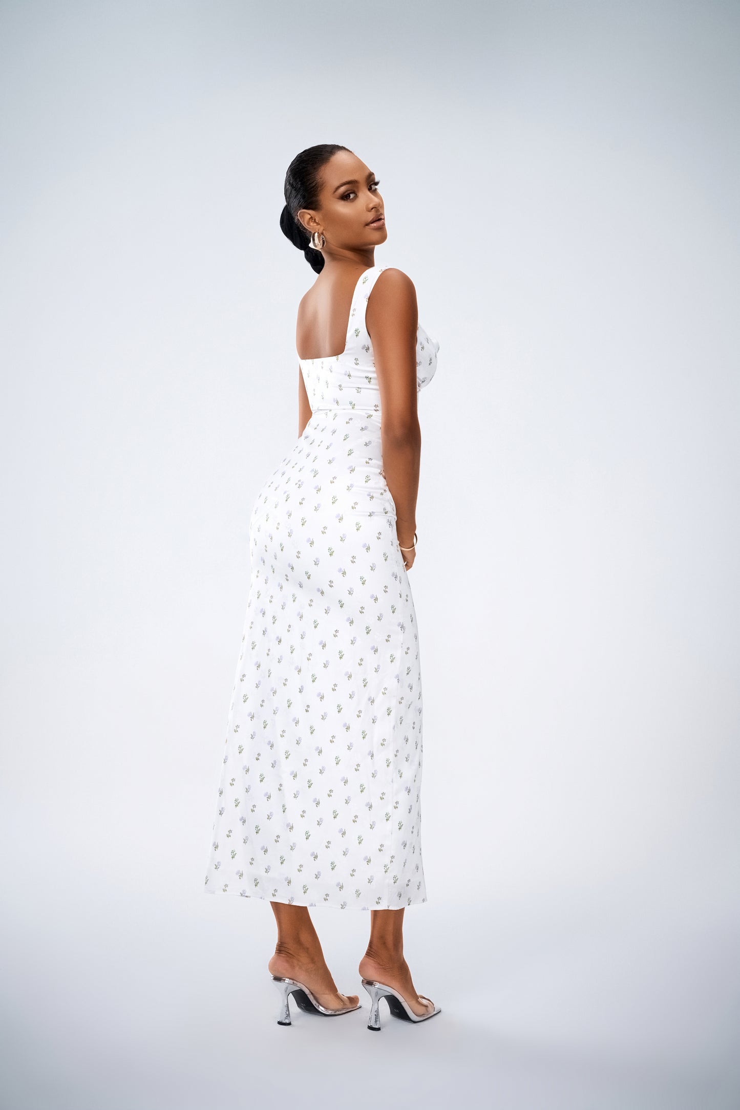 White Floral Spaghetti Strap Maxi Dress – Sleeveless Boho Beach Sundress